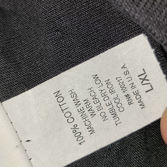 2001. Made in USA. DEADSTOCK. SIX FLAGS. BATMAN. Tee w/cape. XL - Picture 3 of 14